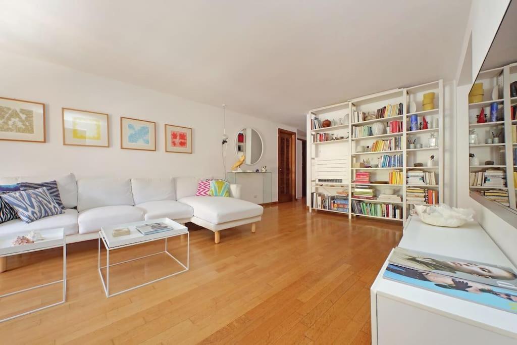 First Check Q,r-code --via Dell'orso Charme Apartment Rome